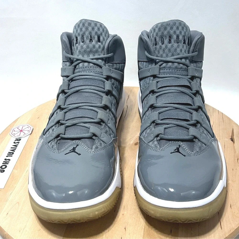 Nike Air Jordan Max Aura Cool Grey AQ9084-010 Sneakers - Size 12 / 46 EUR